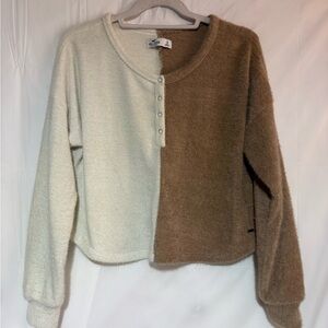 Hollister Split Two-Tone Cropped Henley Sweater - Cream & Brown